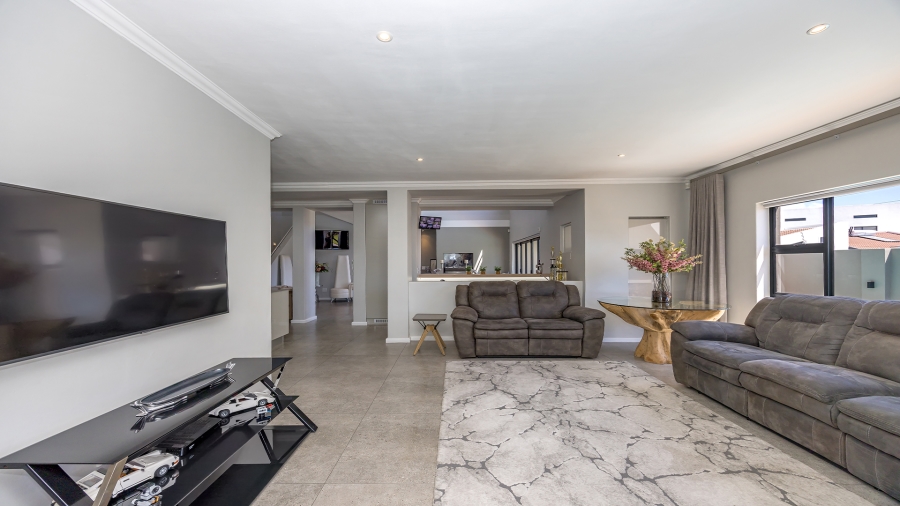 4 Bedroom Property for Sale in Parklands North Western Cape